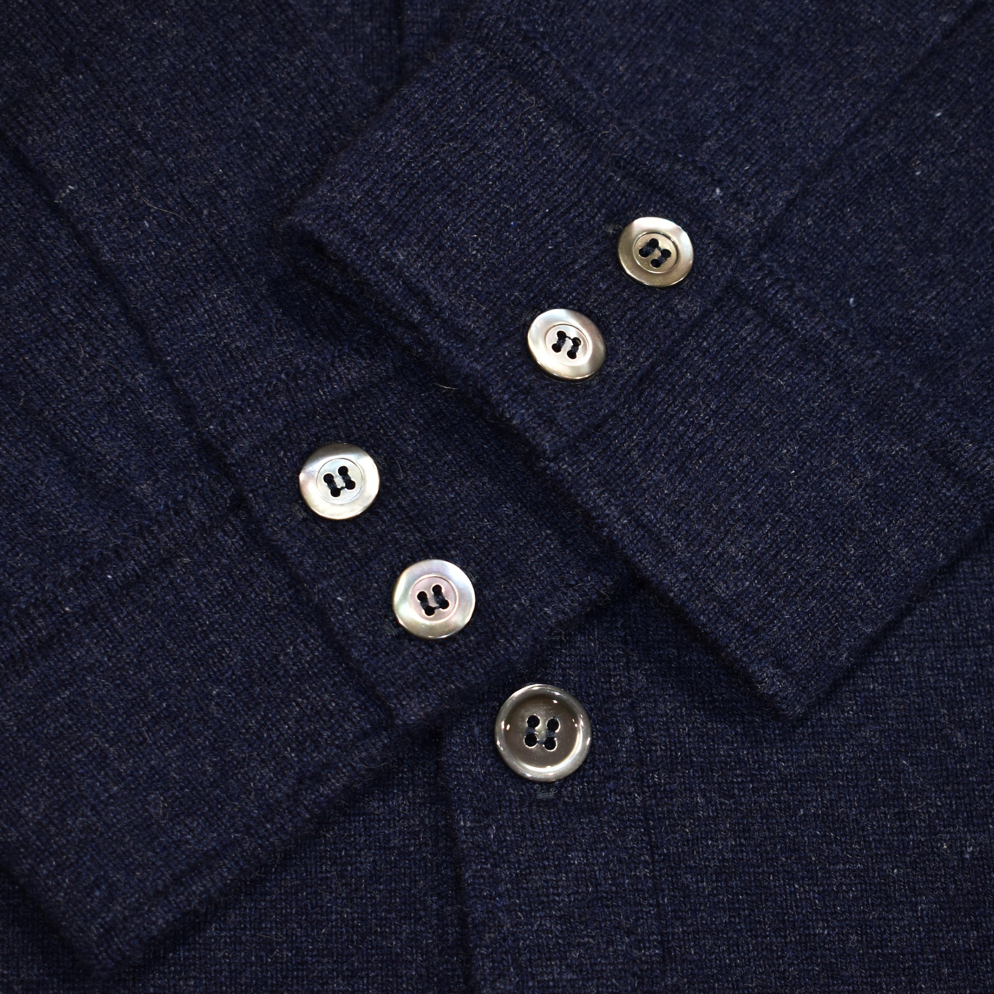 Camicia 100% cashmere blu mélange unisex dettaglio polsi  - valensia