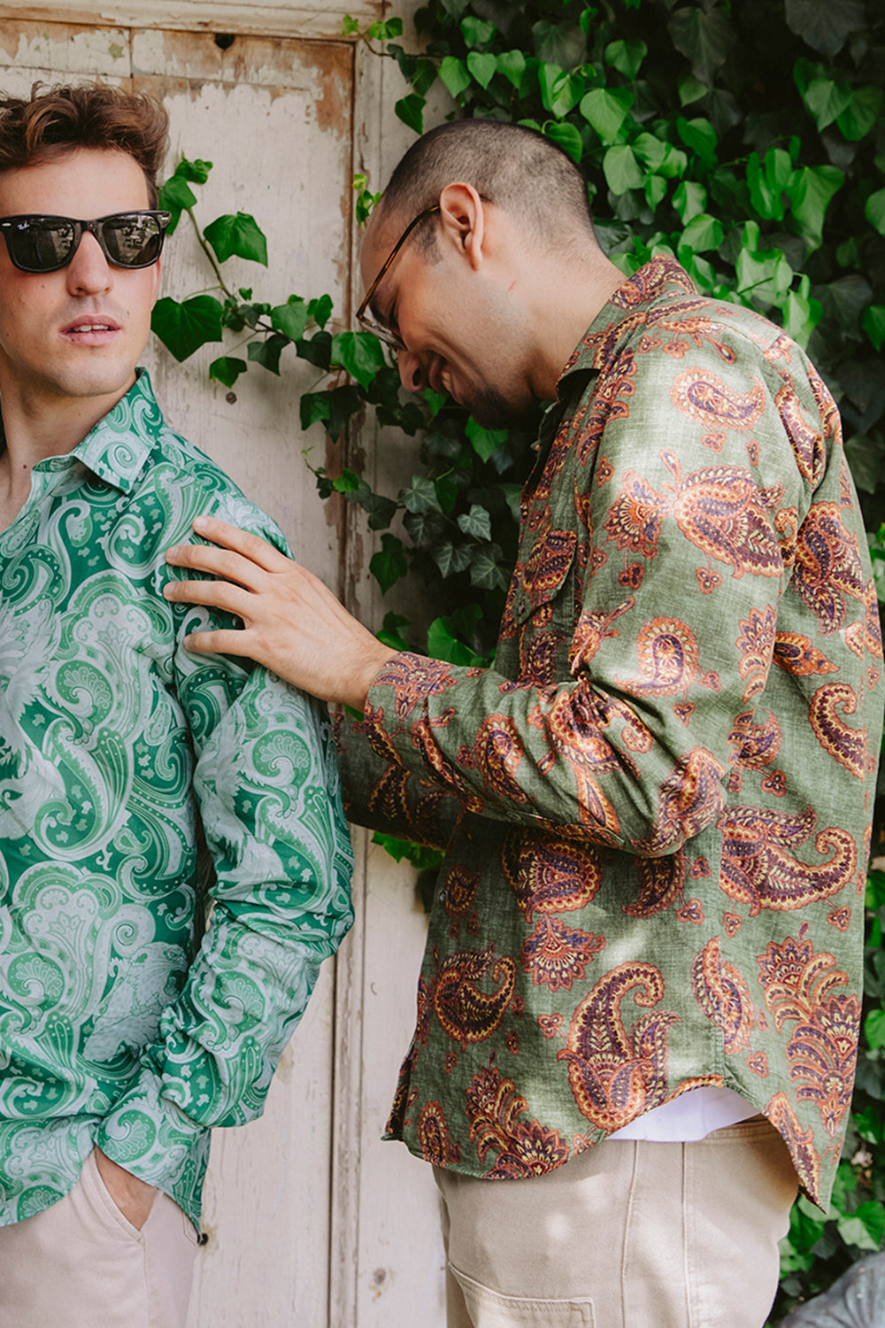 Valensia dietro le quinte che sistema il modello 