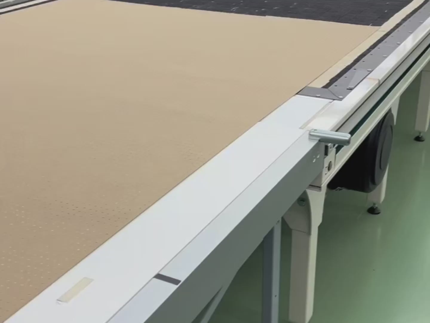 Video della lavorazione del costume da bagno Valensia in poliestere riciclato
